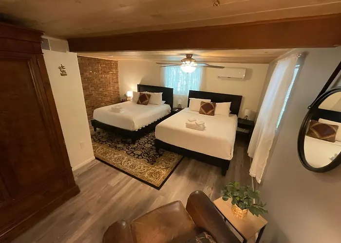 10 Creekside Retreat House With Private Hot Tub Ferienhaus