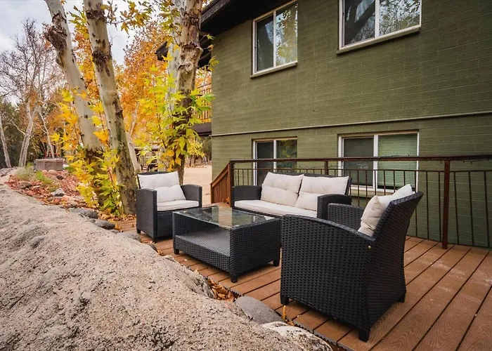 10 Creekside Retreat House With Private Hot Tub *